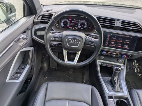 Used 2022 Audi Q3 2.0T Premium w/ Convenience Package AWD/4WD image 17
