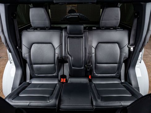 Used 2026 Ford Bronco Outer Banks image 35