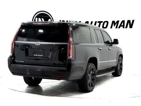 Used 2018 Cadillac Escalade ESV Luxury image 4