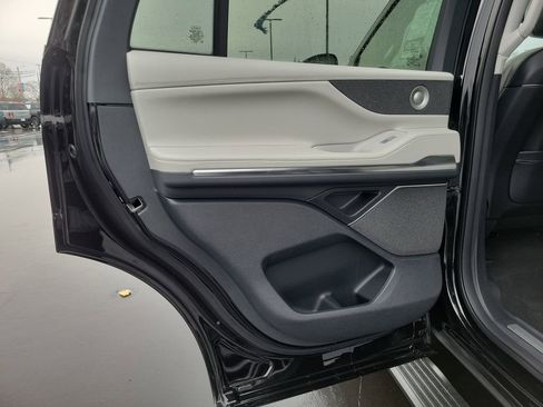 New 2025 Lincoln Navigator Reserve image 24