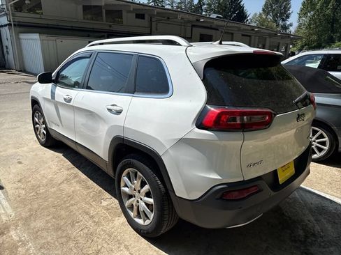 Used 2016 Jeep Cherokee Limited AWD/4WD image 5