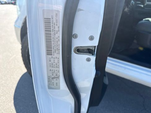 Used 2019 RAM 1500 Classic SLT RWD image 14