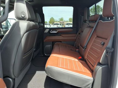 New 2026 GMC Sierra 2500 Denali Ultimate w/ Max Trailering Package image 15