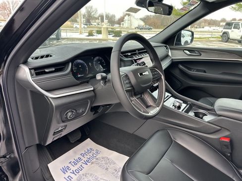 New 2025 Jeep Grand Cherokee Limited w/ Black Appearance Package AWD/4WD image 65