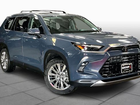 Used 2025 Toyota Grand Highlander AWD image 2