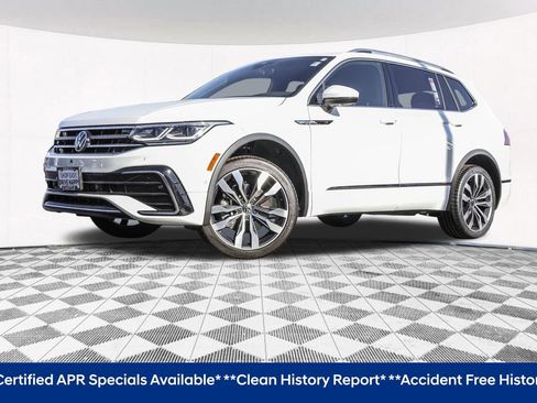 Certified 2022 Volkswagen Tiguan SEL R-Line image 2