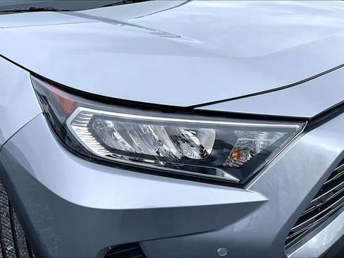 Used 2020 Toyota RAV4 Limited AWD/4WD image 30