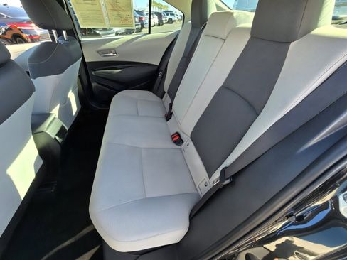 Used 2020 Toyota Corolla LE image 17
