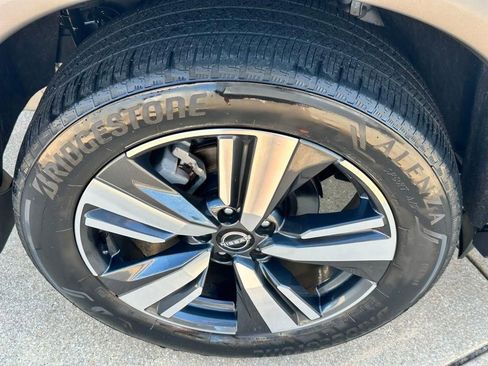 Used 2023 Nissan Rogue SL w/ SL Premium Package AWD/4WD image 25