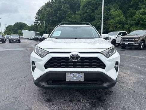 Used 2019 Toyota RAV4 XLE Premium AWD/4WD image 8