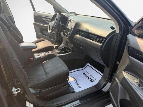 Used 2020 Mitsubishi Outlander SE AWD/4WD image 26