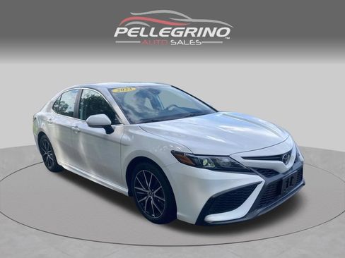 Used 2023 Toyota Camry SE FWD image 9