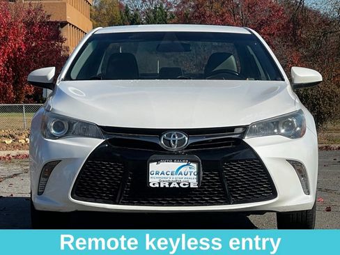 Used 2016 Toyota Camry SE image 14