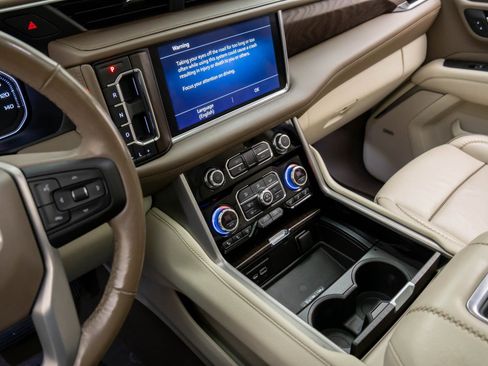 Used 2021 GMC Yukon Denali image 12