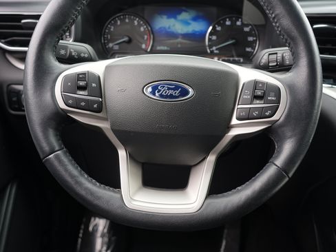 Used 2023 Ford Explorer XLT w/ Equipment Group 202A AWD/4WD image 25