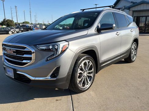 Used 2018 GMC Terrain SLT w/ Preferred Package AWD/4WD image 3