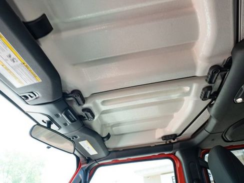 Used 2023 Jeep Wrangler Sport image 19