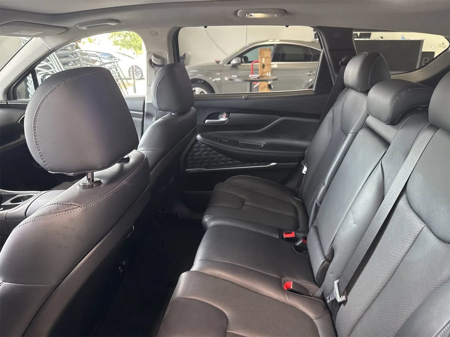 Used 2022 Hyundai Santa Fe Limited w/ Cargo Package FWD image 11