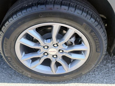 Used 2024 GMC Terrain SLT AWD/4WD image 13