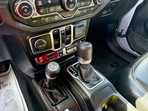 Used 2024 Jeep Wrangler Unlimited Rubicon 392 AWD/4WD image 21