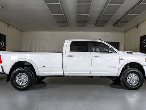 Used 2022 RAM 3500 Laramie w/ Chrome Appearance Group image 5