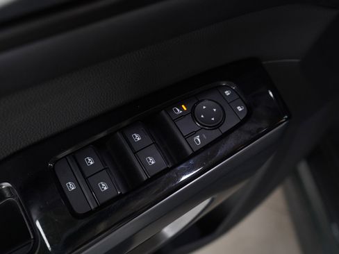 Used 2023 Nissan Pathfinder SL image 22