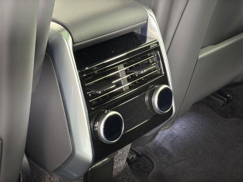 New 2026 Land Rover Range Rover Long Wheelbase SE image 28