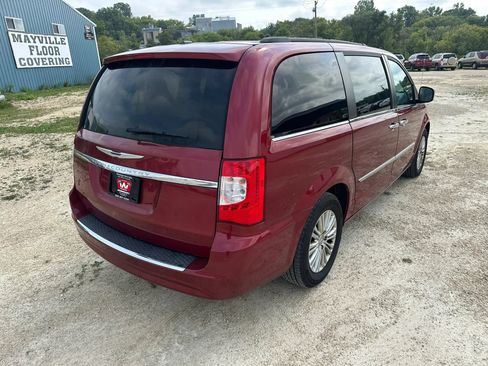 Used 2015 Chrysler Town & Country Touring-L w/ Driver Convenience Group FWD image 6