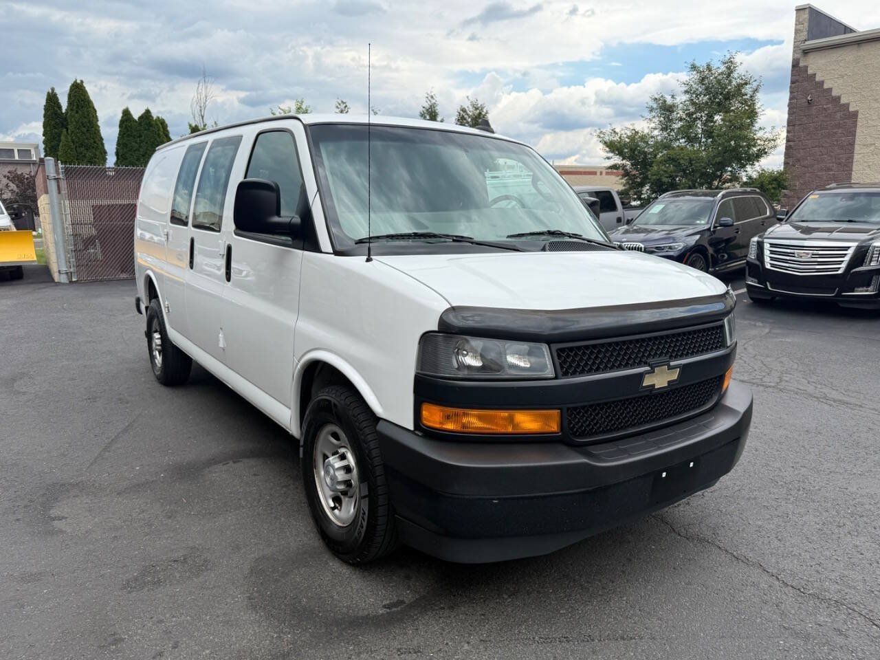 Used 2018 Chevrolet Express 2500 RWD image 7