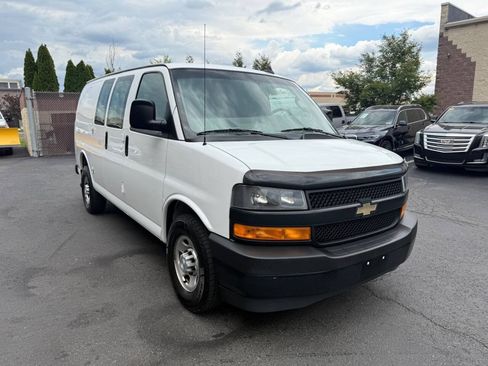 Used 2018 Chevrolet Express 2500 RWD image 7