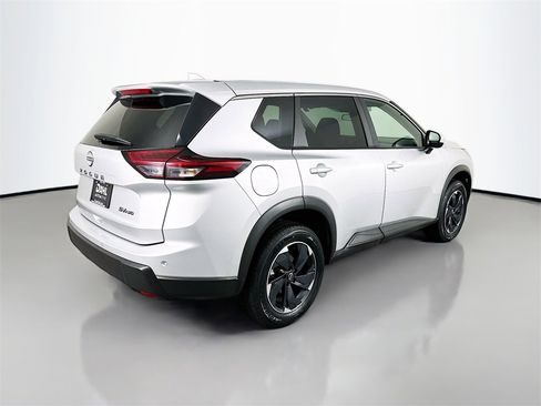 Used 2024 Nissan Rogue SV image 13