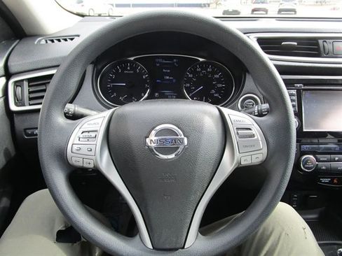 Used 2015 Nissan Rogue SV w/ SV Premium Package image 15