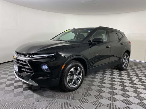 Used 2023 Chevrolet Blazer LT w/ Convenience Package AWD/4WD image 4