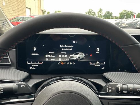 New 2025 Nissan Kicks SR image 17