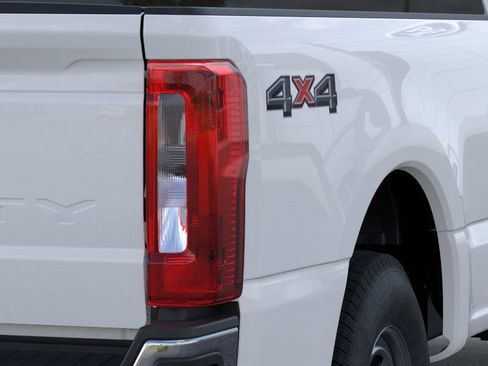 New 2026 Ford F250 XL w/ XL Chrome Package image 21