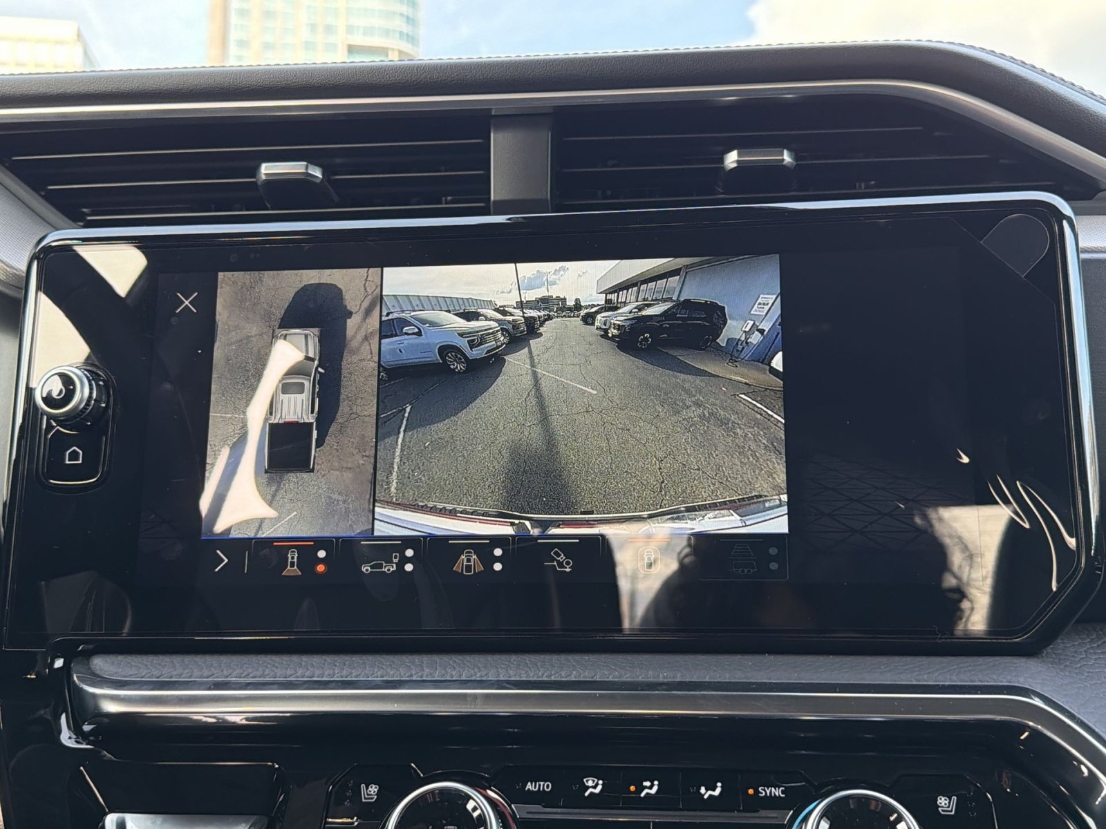 New 2026 GMC Sierra 1500 Denali w/ Technology Package AWD/4WD image 19