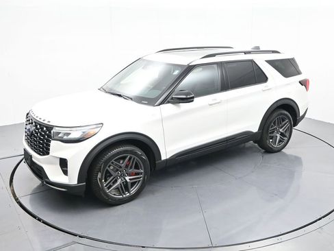 New 2025 Ford Explorer ST-Line w/ Premium Package image 24