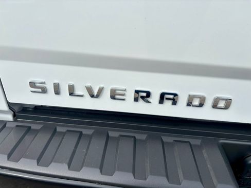 Used 2019 Chevrolet Silverado 1500 Custom w/ Custom Convenience Package AWD/4WD image 33