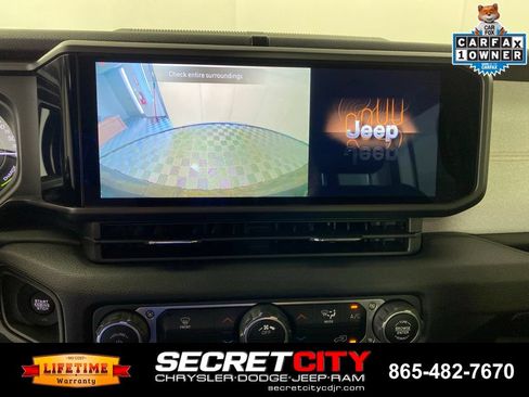 Used 2024 Jeep Wrangler Unlimited AWD/4WD image 21