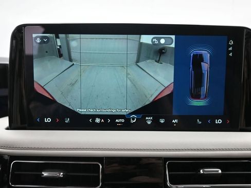 New 2026 Lincoln Aviator AWD image 21