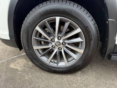 Used 2019 Toyota Highlander XLE FWD image 45