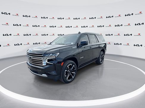 Used 2023 Chevrolet Tahoe High Country w/ Premium Package 2 RWD image 4