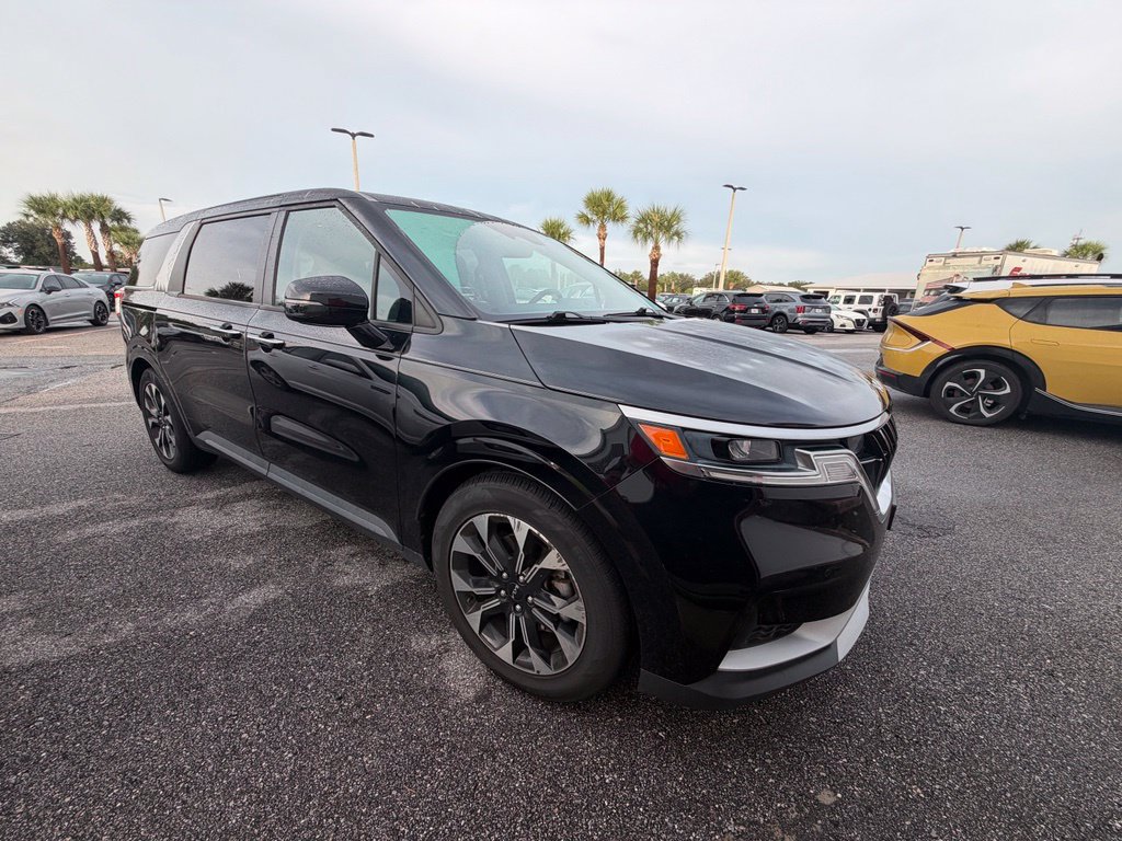 Certified 2022 Kia Carnival EX FWD image 1