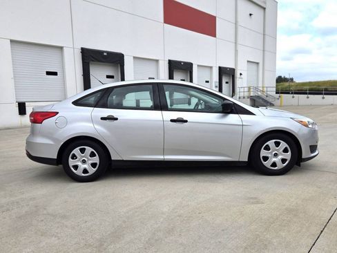 Used 2016 Ford Focus S FWD image 4