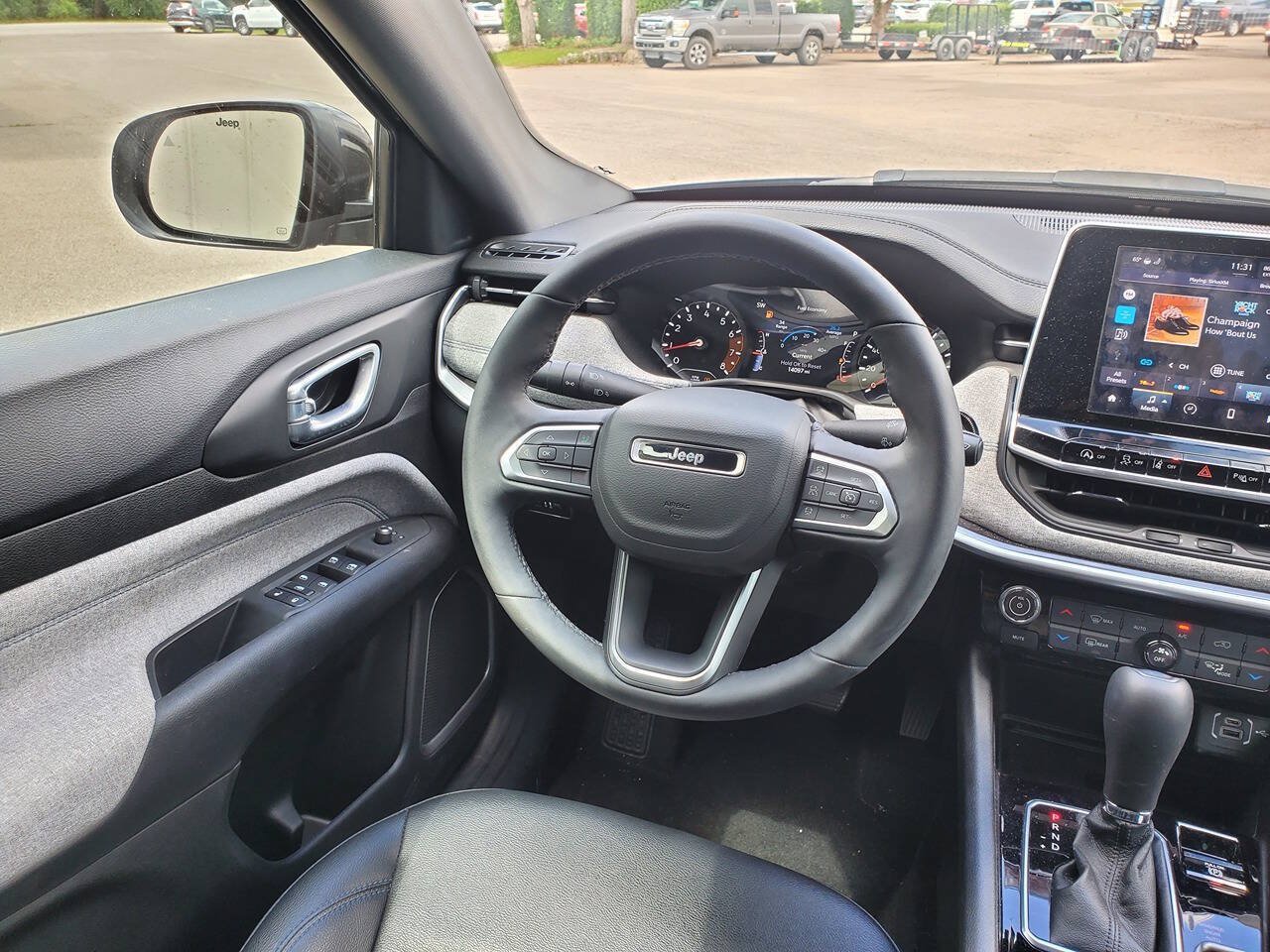 Used 2025 Jeep Compass Latitude w/ Convenience Group AWD/4WD image 15