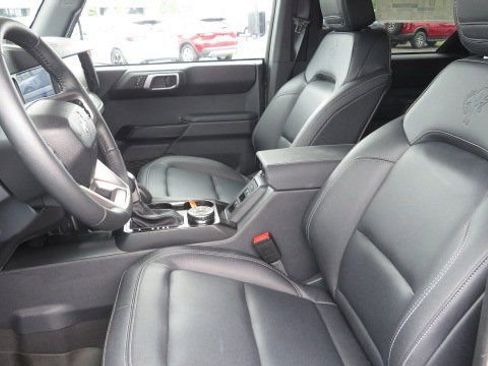 New 2025 Ford Bronco Badlands image 5