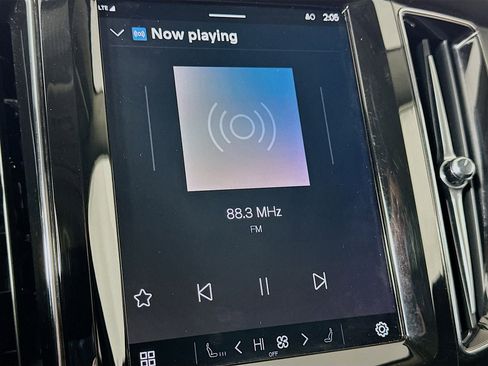 Used 2025 Volvo XC60 B5 Plus image 21