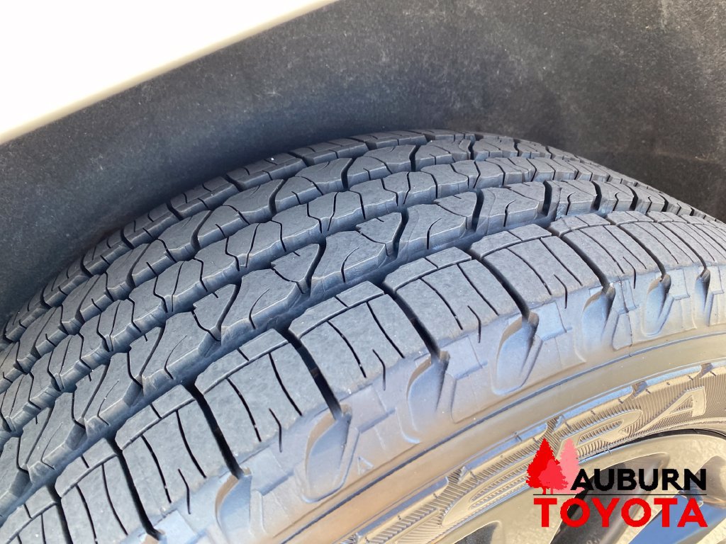 Used 2020 Jeep Grand Cherokee Altitude AWD/4WD image 23