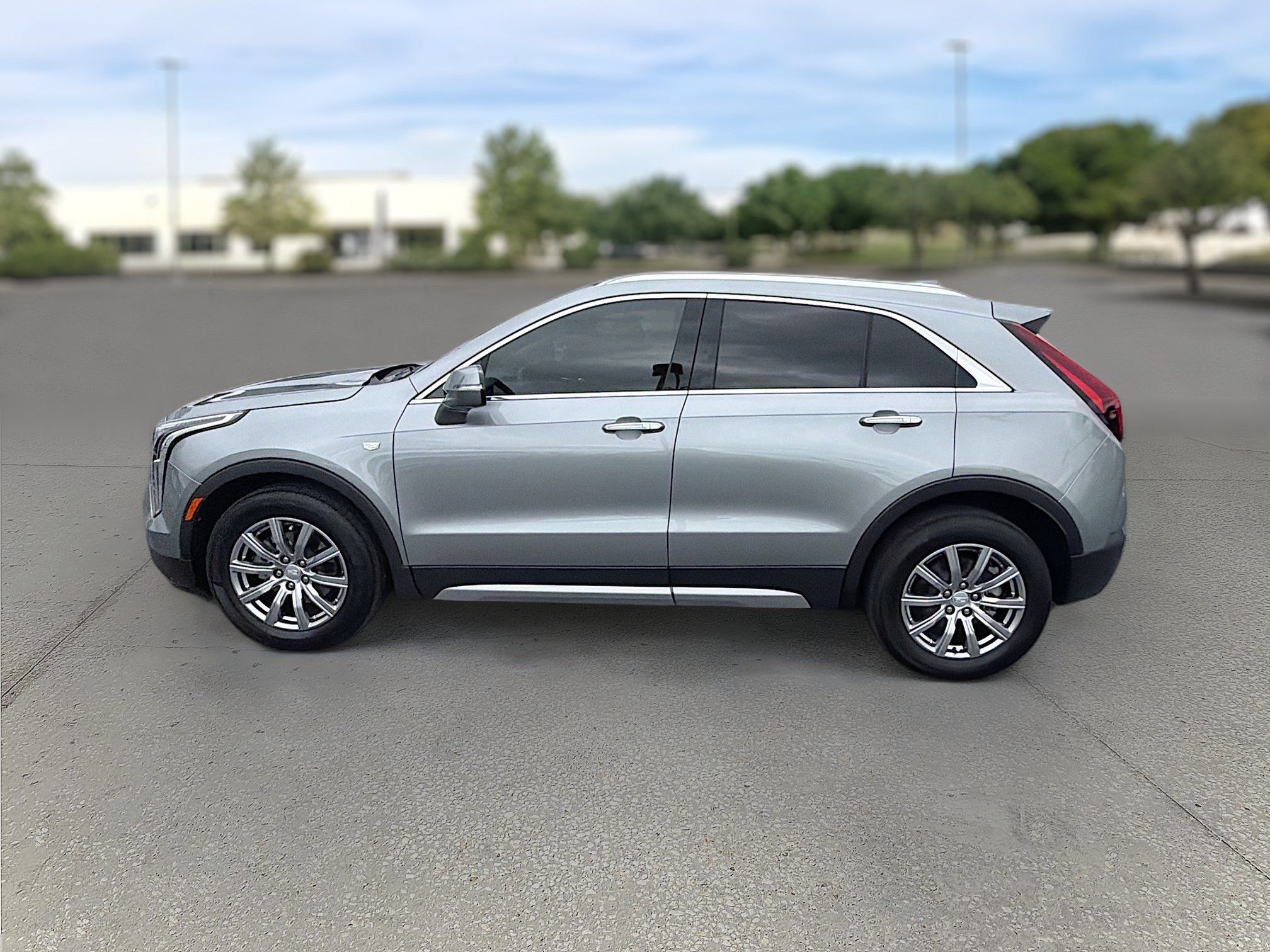 Used 2023 Cadillac XT4 Premium Luxury FWD image 4
