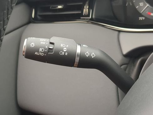 Certified 2025 Land Rover Range Rover Evoque Dynamic SE image 29